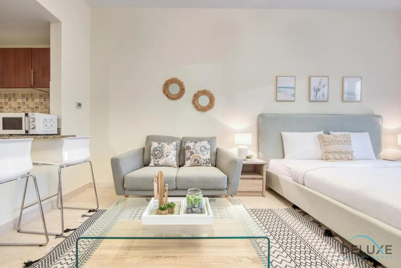 Pleasant Studio At Safir Tower 1 Business Bay By Deluxe Holiday Homes Dubai Apartment
